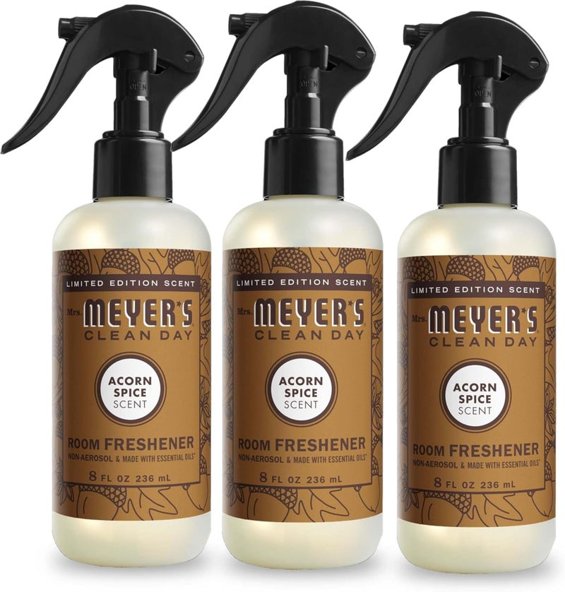 MRS. MEYER'S CLEAN D السّيدة. مايرز كلين داي للغرفة ومعطر الهواء، زجاجة رذاذ غير بخاخة مملوءة بالزيوت العطرية، إصدار محدود من توابل البلوط، 8 أونصة سائلة. أونصة - عبوة من 3 قطع - Image 1